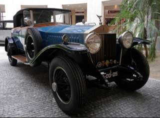 Vehículo clásico. Coche antiguo.